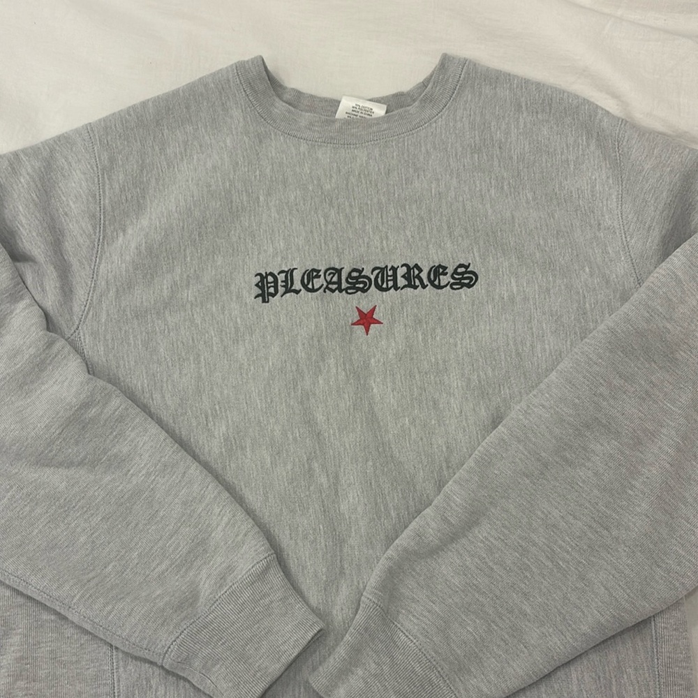 Grey pleasures crewneck